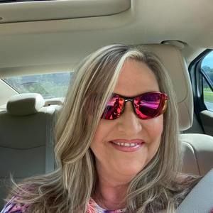 Meet your Posher, Pam